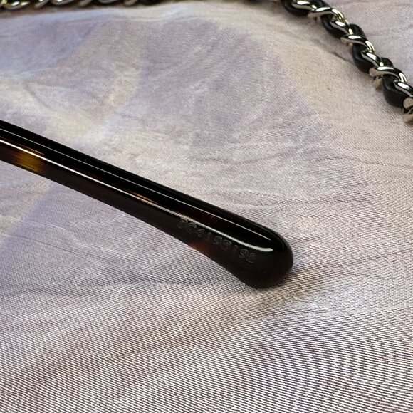 Chanel Butterfly Sunglasses with pearl leather chain - Picture 13 of 15